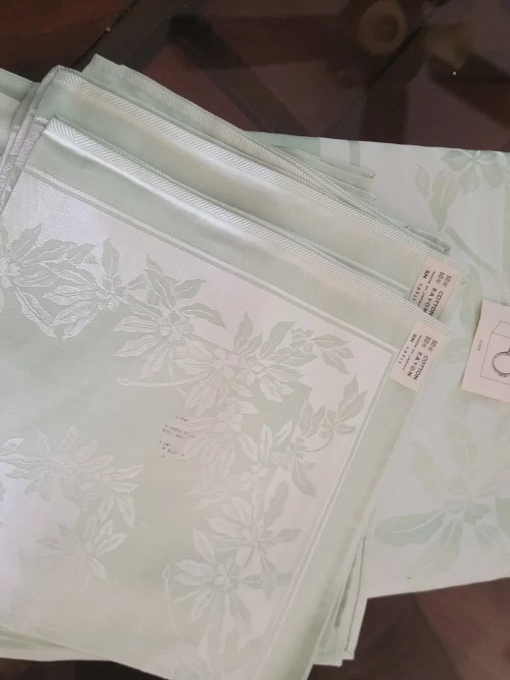 NWT Pale Mint Green Vintage Damask Tablecloth with 8 Napkins